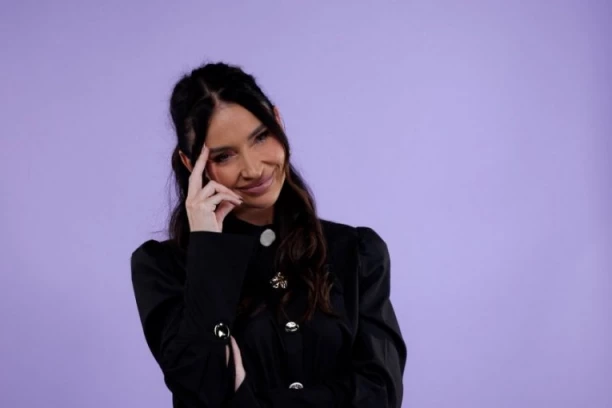 TIKTOK GORI! Katarina Živković ponovoila hit iz emisije "Lično sa" na Republici - ispunila zahtev fanova! (VIDEO)