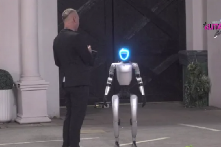 Milan Milošević i Robot Toša