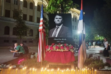 SVE SPREMNO ZA SAHRANU ČARLIJA KIRKA: Amerika se oprašta od ubijenog konzervativnog aktiviste - objavljeni svi detalji događaja (VIDEO)