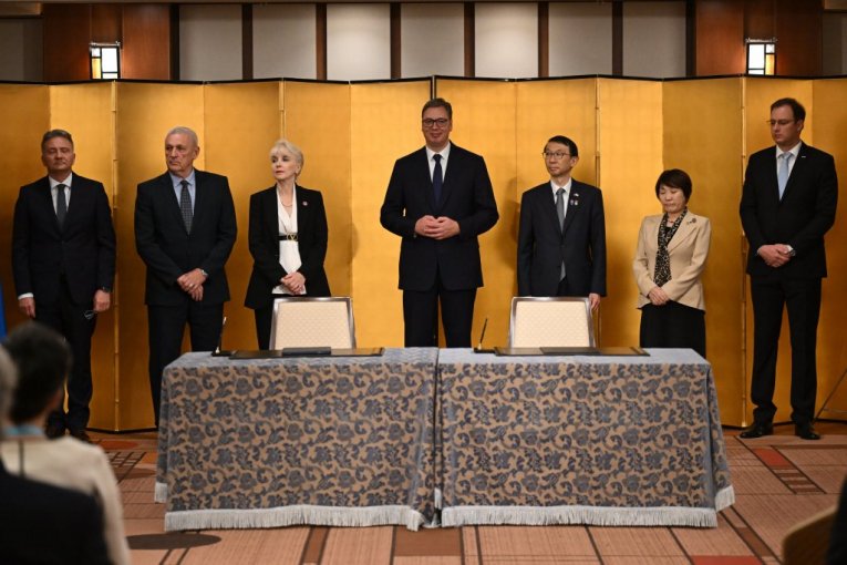 Vučić i srpska delegacija