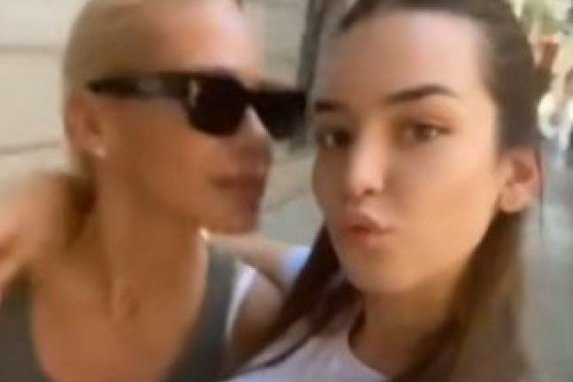 Hana Ikodinović i Nataša Bekvalac