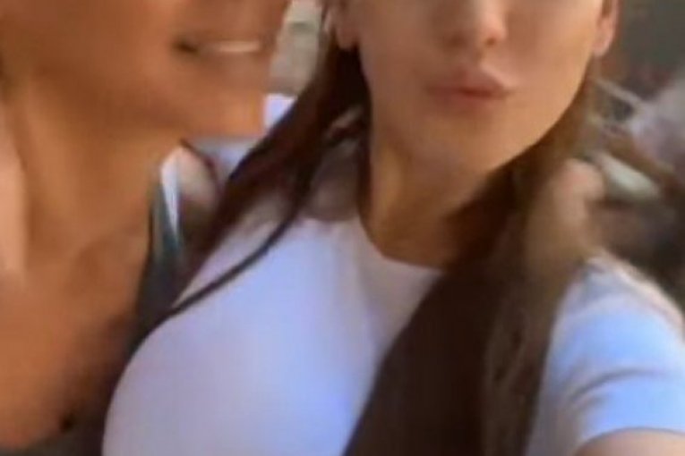 Hana Ikodinović i Nataša Bekvalac