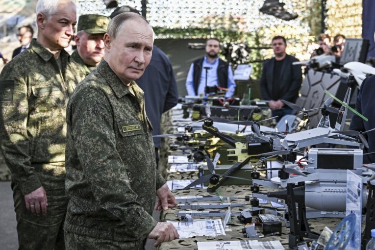 RUSSIA SHOOK THE PLANET! Tens of thousands of soldiers in the largest NUCLEAR exercise ever
