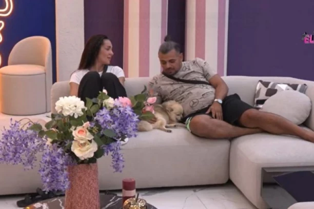 JANJUŠU ĆE SE PREVRNUTI ŽELUDAC KADA VIDI OVO! Bora zabacio udicu i krenuo u lov na Dušicu! (VIDEO)