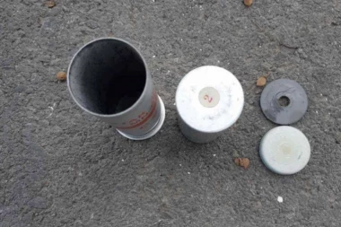 POLICIJA NE KORISTI OPASNA I ZABRANJENA HEMIJSKA SREDSTVA! MUP apeluje da se ne iznose netačne tvrdnje! (FOTO)