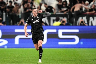 ITALIJANI ZABRINUTI ZBOG VLAHOVIĆA: Srpski golgeter pod velikim znakom pitanja!