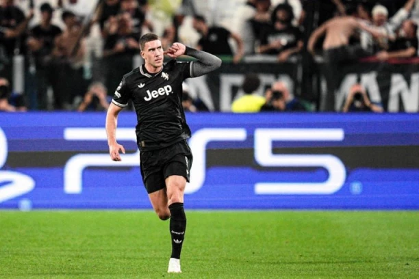 ITALIJANI ZABRINUTI ZBOG VLAHOVIĆA: Srpski golgeter pod velikim znakom pitanja!