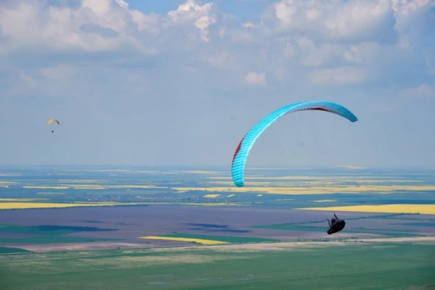 KRISTINA POGINULA TOKOM PARAGLAJDINGA: Poklon avanturu dobila za Božić, a onda je napravila OVU fatalnu grešku