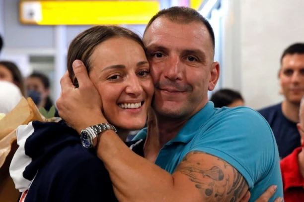 U JEKU GLASINA O RAZVODU! Evo šta je Danilo Ikodinović rekao za Maju Ognjenović!