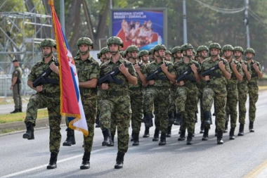 VIŠE OD 10.000 VOJNIKA I NAJSAVREMENIJA VOJNA TEHNIKA! Evo kako će izgledati vojna parada u subotu!