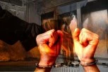 UBACIO MOLOTOVLJEV KOKTEL KROZ PROZOR KUĆE! Uhapšen osumnjičeni za izazivanje požara u Rumenki!