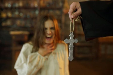 ISTERIVANJE ĐAVOLA – SLUČAJEVI EGZORCIZMA OPISANI U BIBLIJI: Sveštenik podseća kako je Hristos izbavio dečaka iz kandži demona