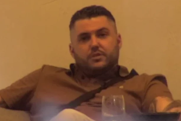 ASMIN UDARIO NA ABORTUS! Aneli Ahmić OVE reči ne sme da čuje, priznao sve o ALIMENTACIJI!