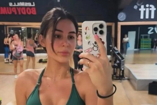 ANASTASIJA RAŽNATOVIĆ POKAZALA RASKOŠNU VILU NA DEDINJU: Evo šta radi otkad je sletela u Srbiju! (GALERIJA)