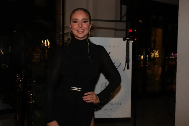 VERENIČKI PRSTEN UMALO ZAVRŠIO U RECI! Lea Stanković o venčanju, karijeri i dramama koje su joj obeležile život - SPREMA SE SVADBA IZ SNOVA! (VIDEO)