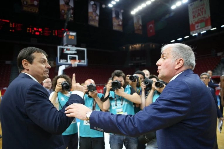 PARTIZAN I PANATINAIKOS NA DRUŽENJU SA MEDIJIMA NAKON SPEKTAKLA: Obradović i Ataman oduševljeni turnirom u Australiji! (VIDEO)