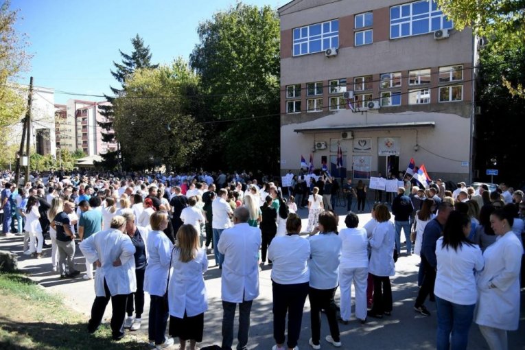 Napad Kurtijevih nasilnika na zdravstvene ustanove