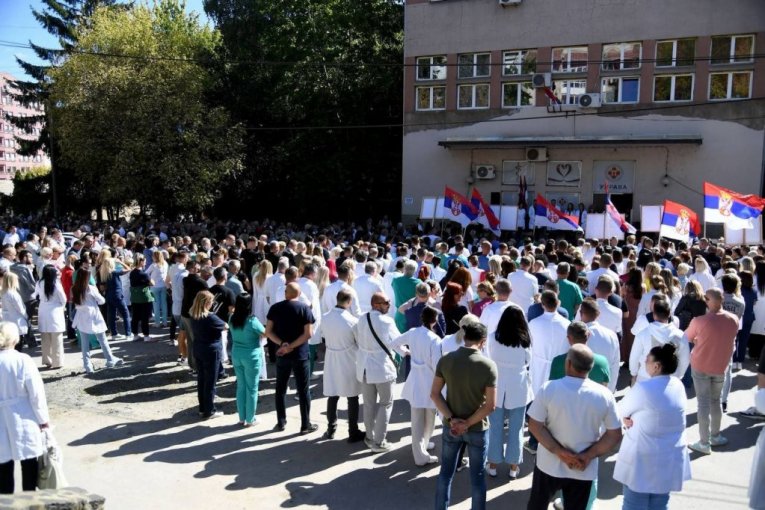 Napad Kurtijevih nasilnika na zdravstvene ustanove