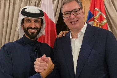 "SREĆAN I BESKARAJNO ZAHVALAN ŠTO JE DOŠAO NA VOJNU PARADU"! Vučić sa Bin Hamadom! (FOTO)