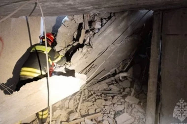 KRVAVO RENOVIRANJE ŠKOLE: Betonska ploča smrvila najmanje dvoje radnika, nakon urušavanja