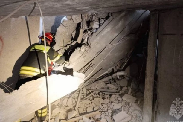 KRVAVO RENOVIRANJE ŠKOLE: Betonska ploča smrvila najmanje dvoje radnika, nakon urušavanja