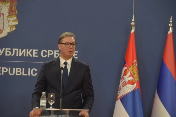 "PRE 14 GODINA NISMO IMALI NI PAR ČIZAMA PO VOJNIKU"! Vučić čestitao pripadnicima Vojske Srbije na izuzetnoj pripremljenosti!