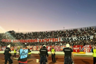 EMOTIVNO! Navijači Crvene zvezde odali počast Dekiju Milovanoviću - održan minut ćutanja! (FOTO)