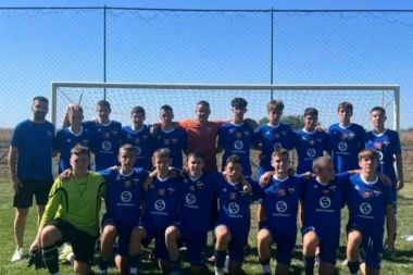 DOBITNA KOMBINACIJA NA TERENU: Mališani Arene Su u Sportissimo dresovima nižu samo pobede!