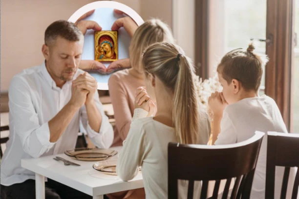 UPOZORENjE VERNICIMA – NE UPADAJTE U ZAMKU: "Zdravo, Marijo" nije molitva koja se čita na Malu Gospojinu, evo zbog čega