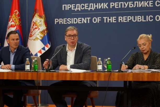 OGLASIO SE VUČIĆ NAKON PREDSTAVLJANJA NOVOG PAKETA MERA: "Imamo odlične vesti za sve građane!" (FOTO)