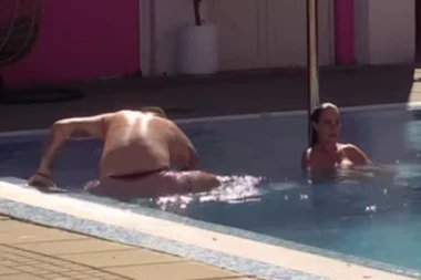 KAČAVENDA SE SKINULA PRED JANJUŠEM! Zajedno uhvaćeni u AKCIJI usred bela dana dok niko nije gledao (GALERIJA)