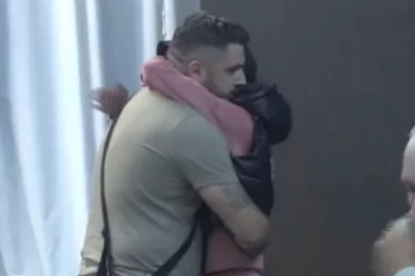 PRVO IZBACIVANJE U EITI IZAZVAO ŠOK! Asmin Durdžić se POZDRAVIO, zauvek napušta rijaliti, a evo ko je odneo dominaciju!