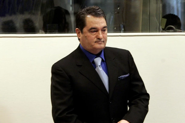 NEBOJŠA PAVKOVIĆ STIGAO U BEOGRAD! General će odmah biti prebačen na VMA