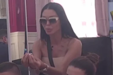 OTROVNI UJED CRNE MAMBE: Maja Marinković izula iz cipela novu učesnicu "Elite" - PRLJAVUŠO, TAKVE JEDEM ZA DORUČAK!