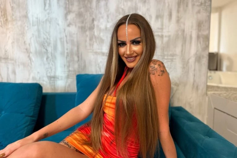 SKANDAL UOČI VASKRSA! RIJALITI-UČESNICA UDARILA NA SVE DOMAĆICE! Ofarbala jaja pa ponizila žene koje rade OVO!