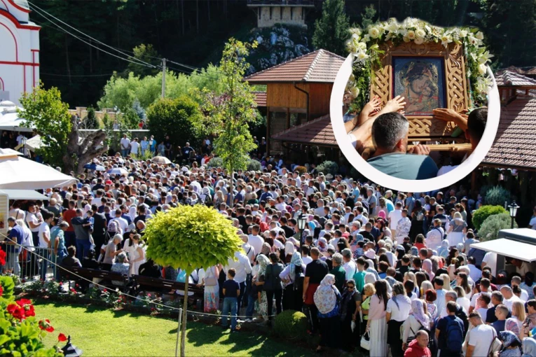NAROD PREPLAVIO TUMANE NA MALU GOSPOJINU: Na proslavi jubileja, 15.000 vernika poklonilo se ikoni koja donosi čuda i isceljenja (FOTO, VIDEO)