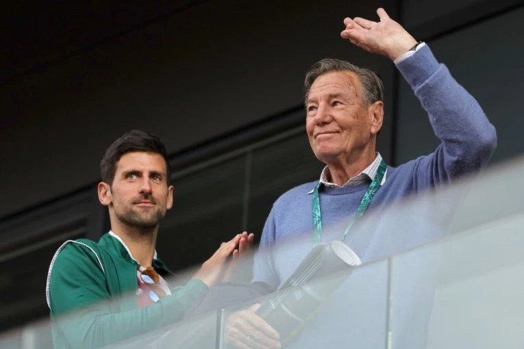 SUZE NOVAKA ĐOKOVIĆA OBIŠLE PLANETU! Prisetio se Nikole Pilića, a onda je cela publika briznula u PLAČ! (VIDEO)