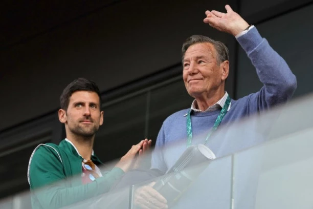 SUZE NOVAKA ĐOKOVIĆA OBIŠLE PLANETU! Prisetio se Nikole Pilića, a onda je cela publika briznula u PLAČ! (VIDEO)