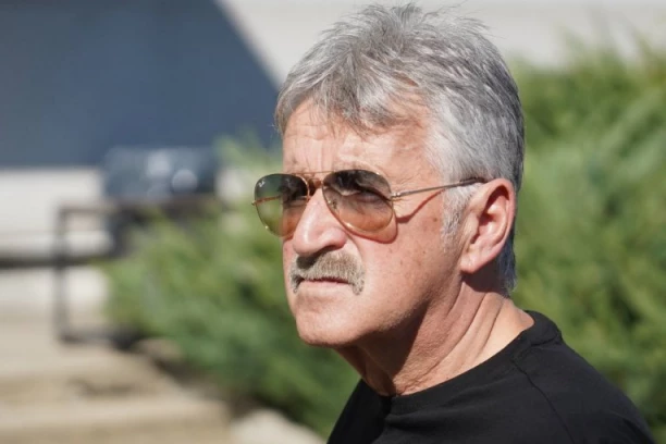 JAVIO JE DA PRELAZI NA PINK SAMO DAN PRE! Bosanac na udaru žestokih kritika!
