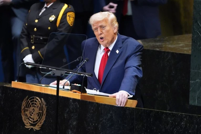 LICEMERNO! Amerika duguje milijarde UN, a Tramp preti drugim državama: "Mogu da ih nateram da odmah platile članarinu"!