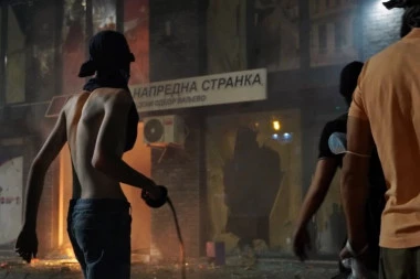 PROTESTI U SRBIJI SU POKUŠAJ DESTABILIZACIJE! Stefano Pavesi otkriva šta se dešava u našoj zemlji: "GOTOVO SIGURNO POSTOJI FINANSIJSKA I LOGISTIČKA PODRŠKA SPOLJA"