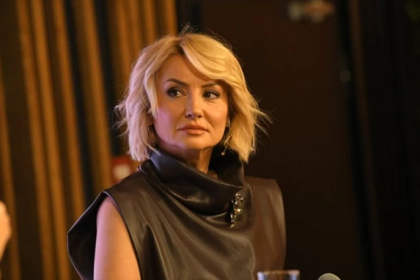 GOCA TRŽAN OTVORILA KONCERT MOĆNOM PORUKOM! Postavila svima pitanje koje ježi do kostiju! (VIDEO)