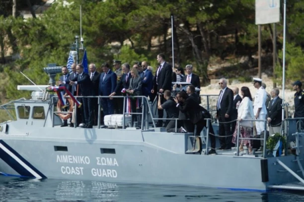 "SVE ZA SRBIJU, SRBIJU NI ZA ŠTA" - Premijer Macut na obeležavanju 109 godina od iskrcavanja srpske vojske na grčka ostrva u Prvom svetskom ratu (FOTO)