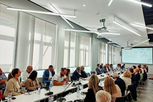 KAKO DO ZELENE INDUSTRIJE? Diskusija stručnjaka i privrednika o izazovima i praksama upravljanja otpadom!