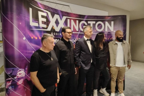 ZBOG NJE JE SVE STALO! Ona je bila POSEBNO IZNENAĐENJE na koncertu Leksingtona - ČITAVA SALA ZANEMELA KADA SE POPELA NA BINU! (VIDEO)