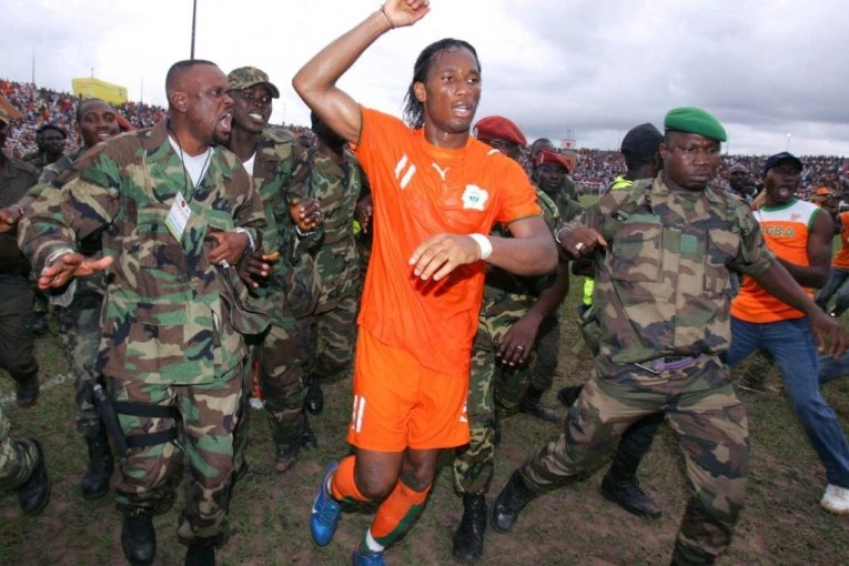 FUDBALER KOJI JE ZAUSTAVIO RAT! Didije Drogba je tog dana pokazao šta znači biti HEROJ NACIJE!