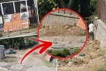 BAHATI INVESTITOR UNIŠTIO JAVNU POVRŠINU! Voždovački trotoar u ruševinama, majke sa kolicima i stariji ljudi nemaju kud! (FOTO)