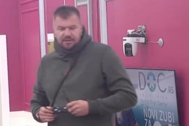 OTVORILA SE KAPIJA RIJALITIJA, A ONDA JE UŠETAO ON! Šok-bomba produkcije, Janjušu PALA VILICA KADA GA JE UGLEDAO! (GALERIJA)