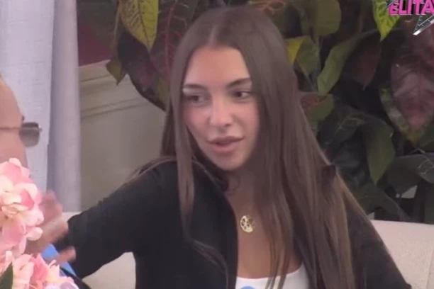 HIT SNIMAK SARE STOJANOVIĆ OBIŠAO INTERNET! Novoj učesnici "Elite" se smeju u lice, ništa slično se nije desilo u rijalitiju!