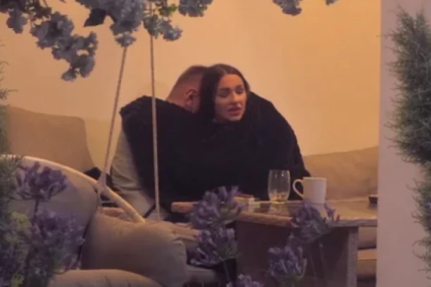 U STRAHU ZBOG SNIMAKA VRELE AKCIJE SA JANJUŠEM! Učesnica "Elite" zapomaže na sav glas, ovo će razoriti njenu porodicu!